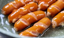 烤肠老板爆料图片搞笑视频,搞笑视频背后的真实故事